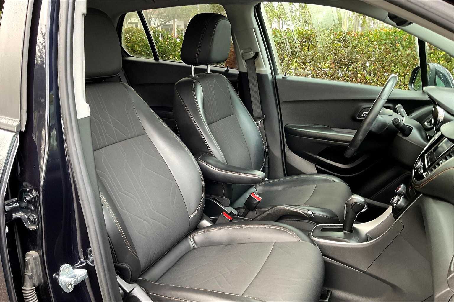 Certified Used 2022 MIDNIGHT BLUE METALLIC Chevrolet LT image 8