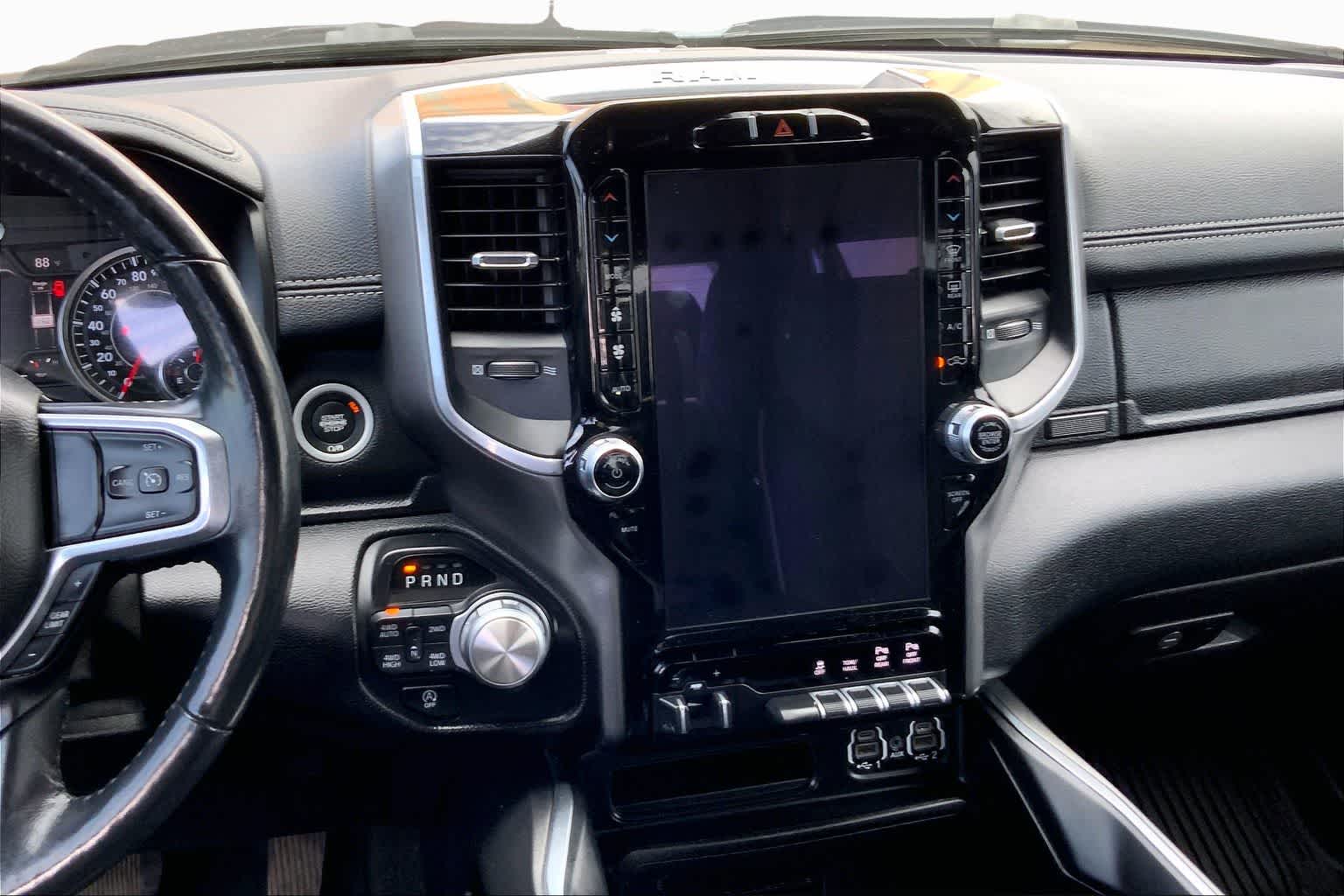 View vehicle photo 7