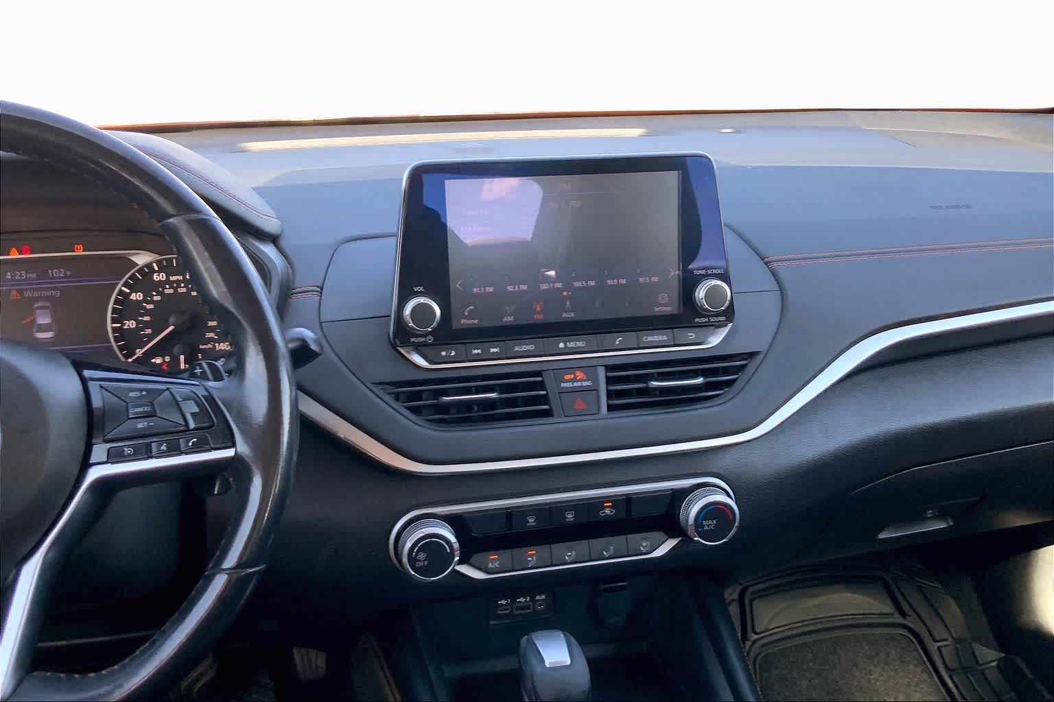 View vehicle photo 7