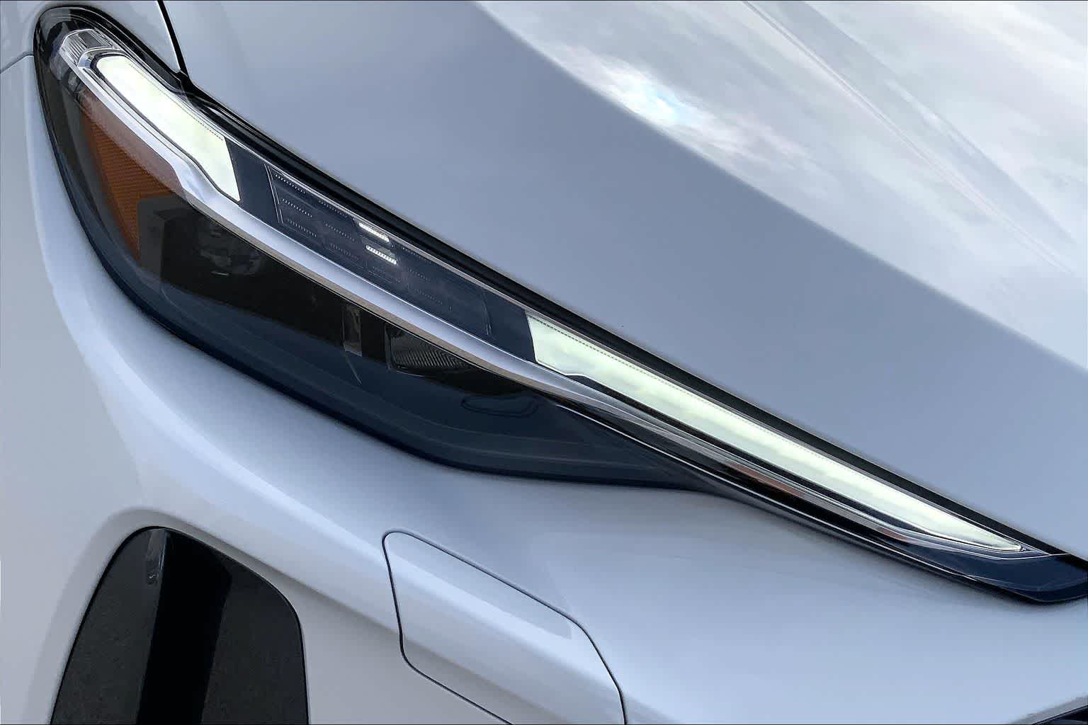 New 2026 Glacier White m Audi Premium Plus image 13
