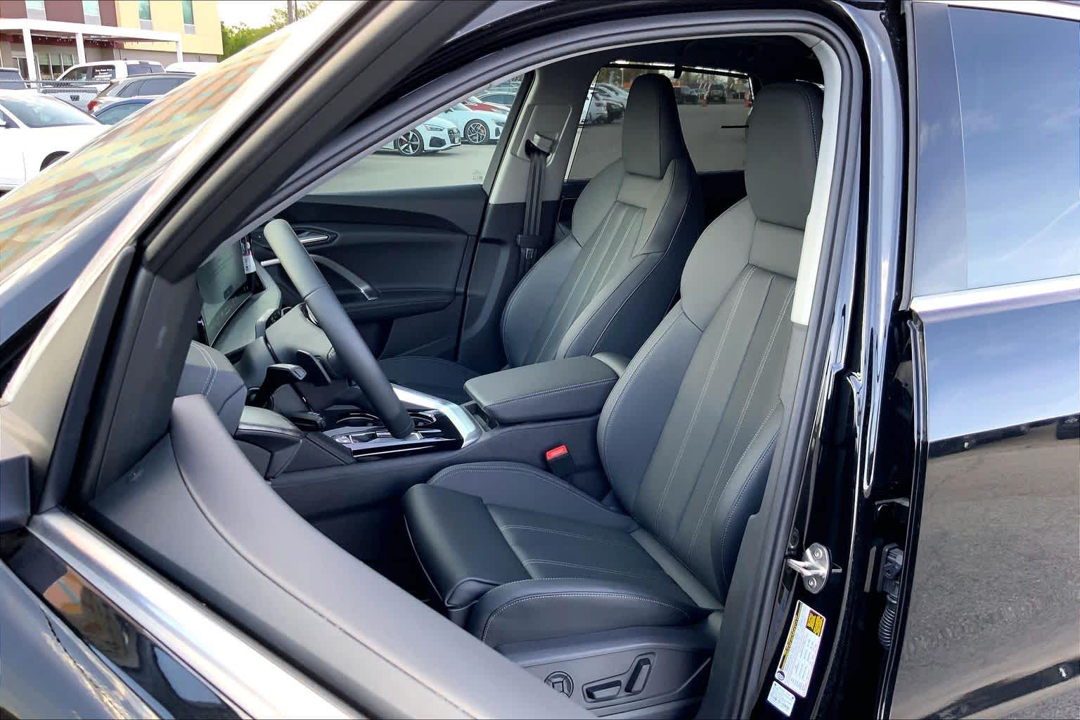 New 2026 Mythos Black me Audi Premium Plus image 9
