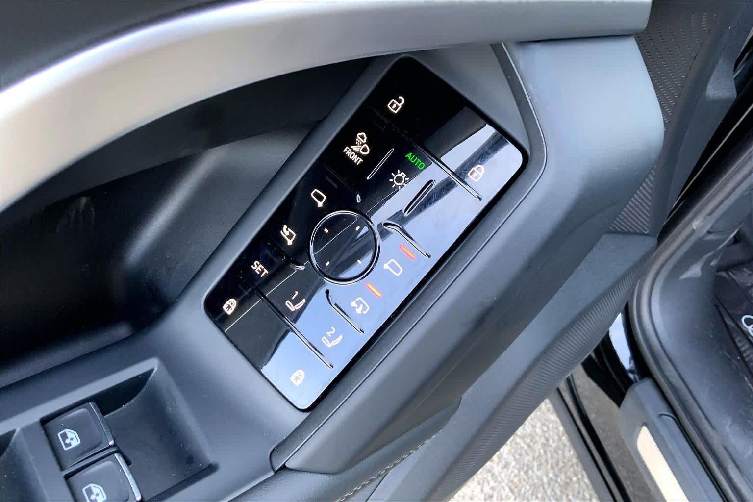 New 2026 Mythos Black me Audi Premium Plus image 18