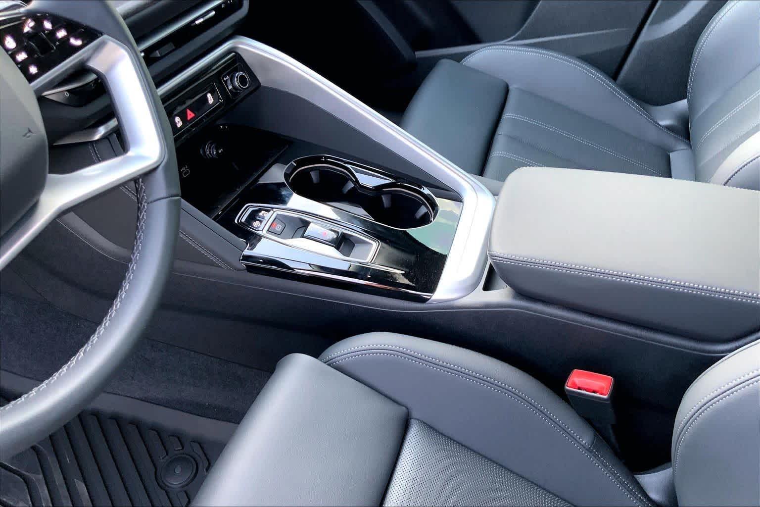 New 2026 Mythos Black me Audi Premium Plus image 7