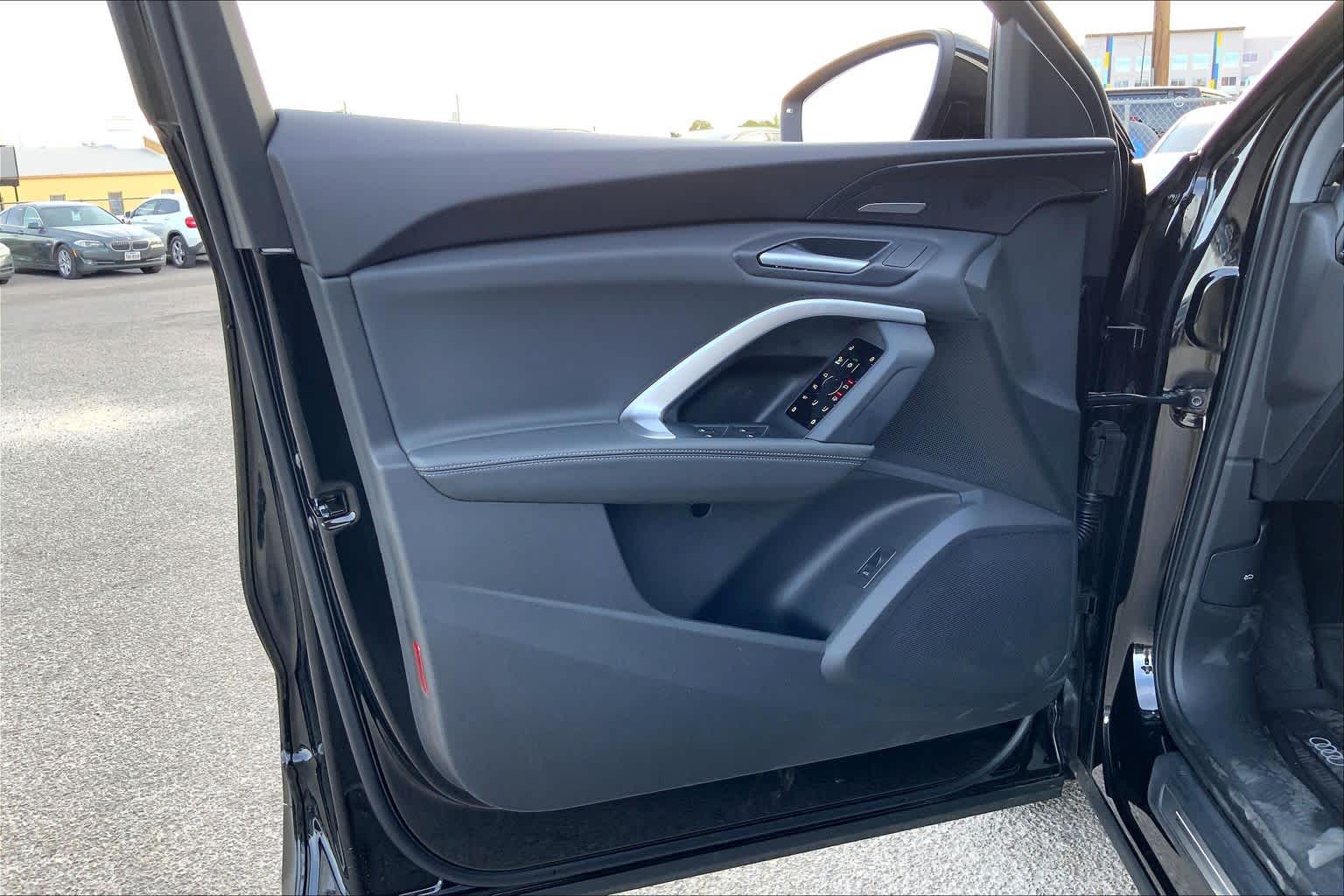 New 2026 Mythos Black me Audi Premium Plus image 10