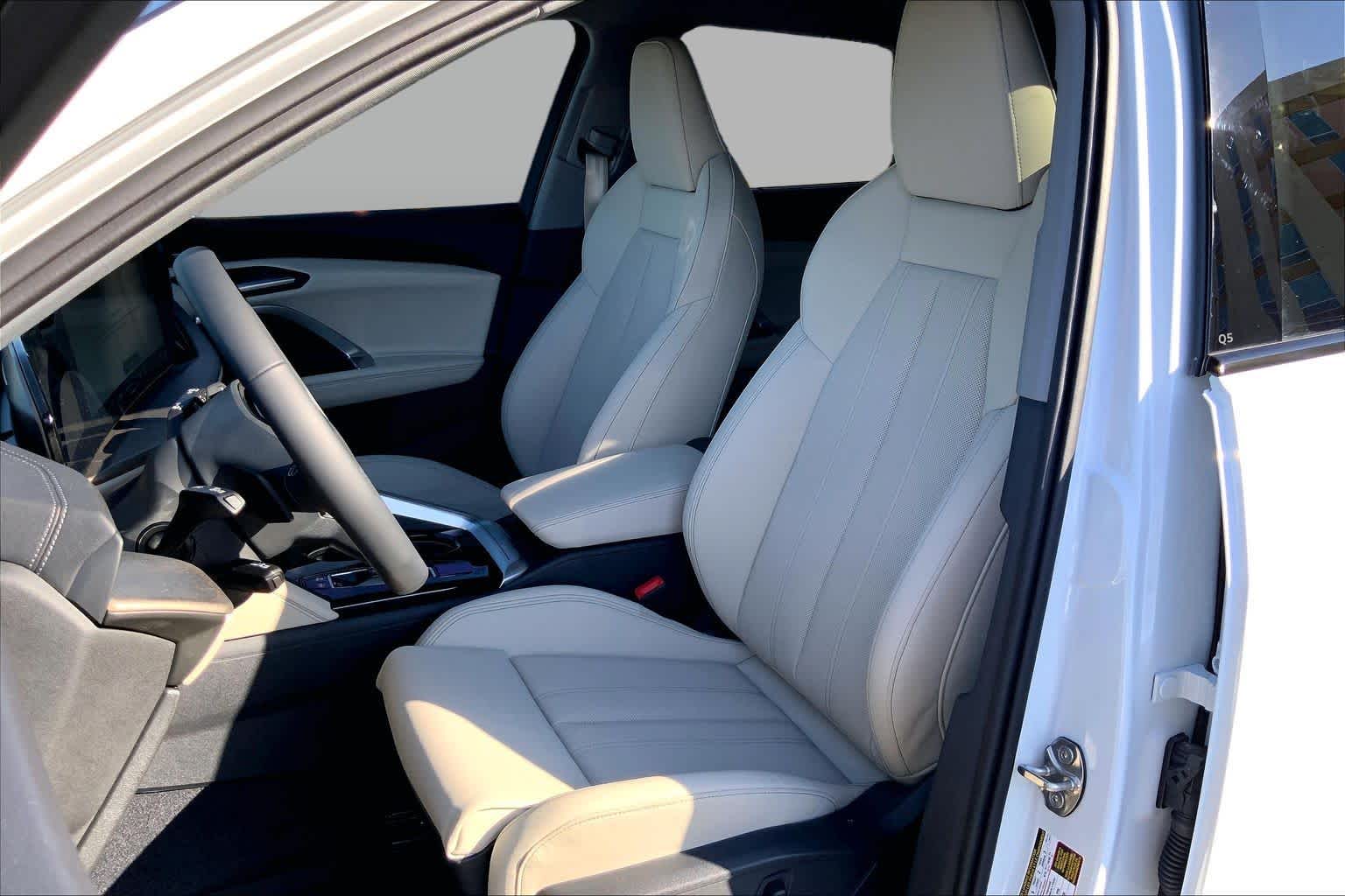 New 2026 Glacier White m Audi Premium Plus image 9