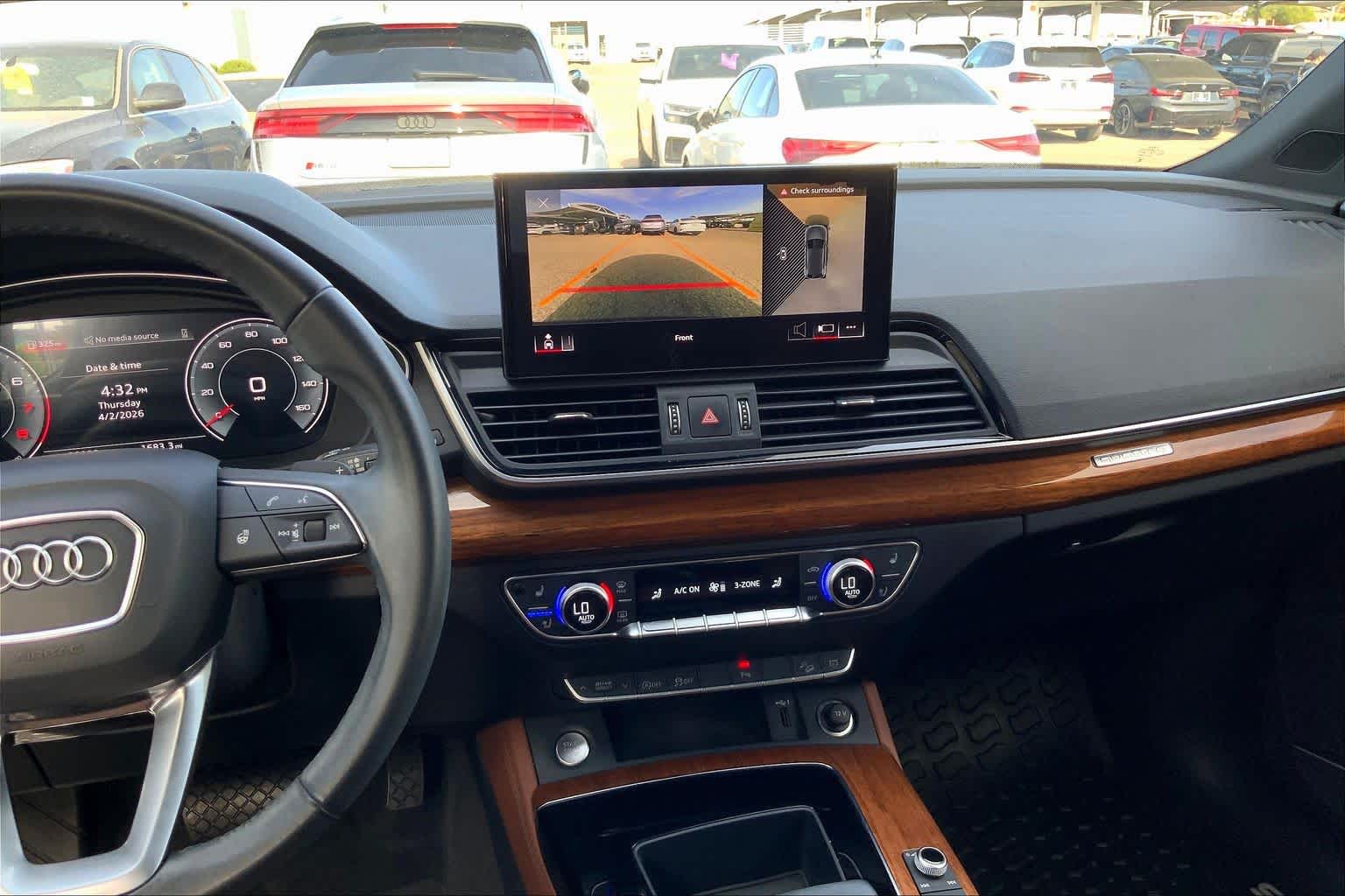 View vehicle photo 7