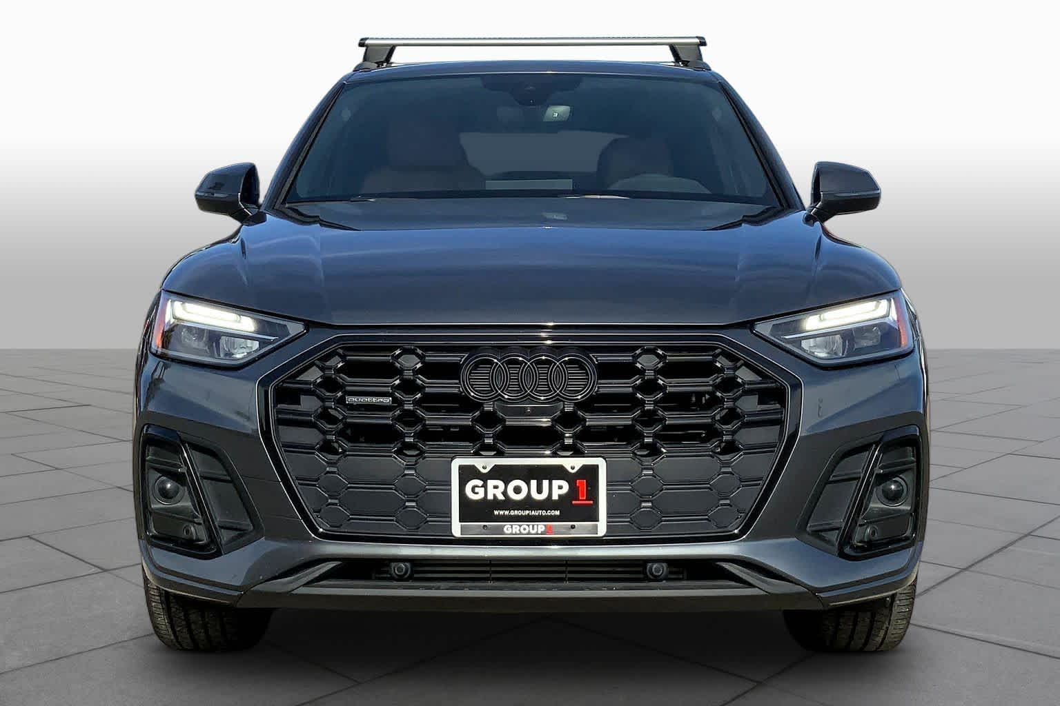 View vehicle photo 4