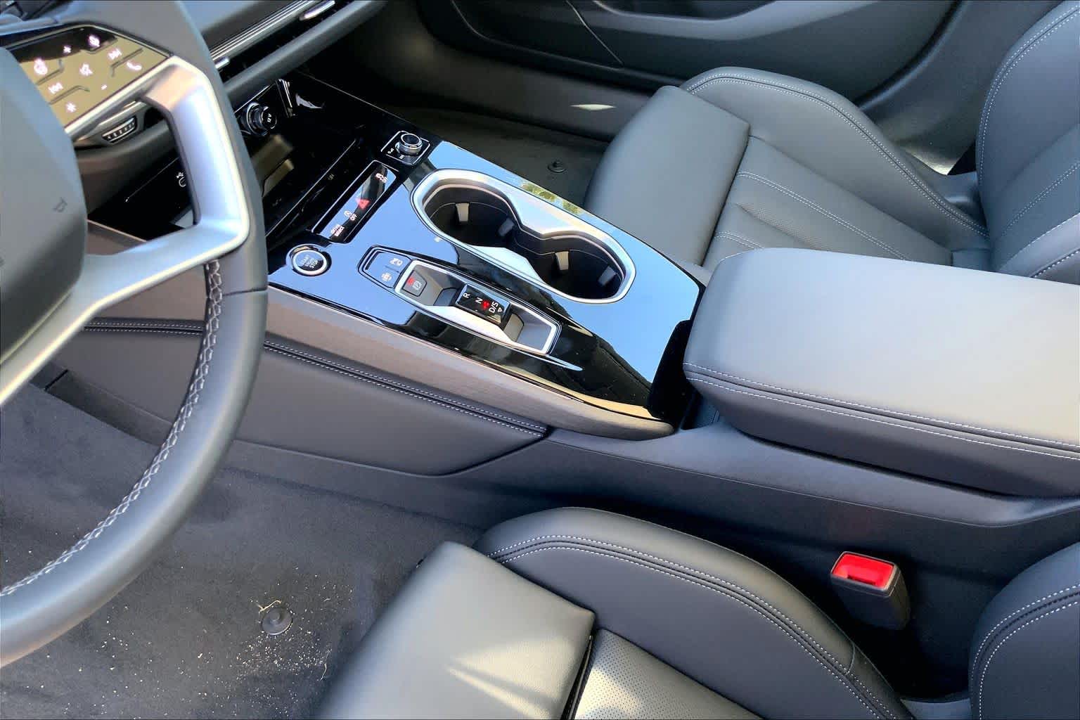 New 2026 Mythos Black me Audi Premium Plus image 7