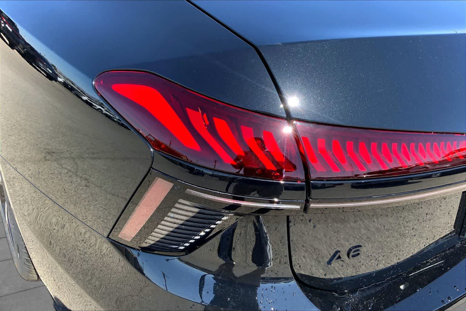New 2026 Mythos Black me Audi Premium Plus image 14