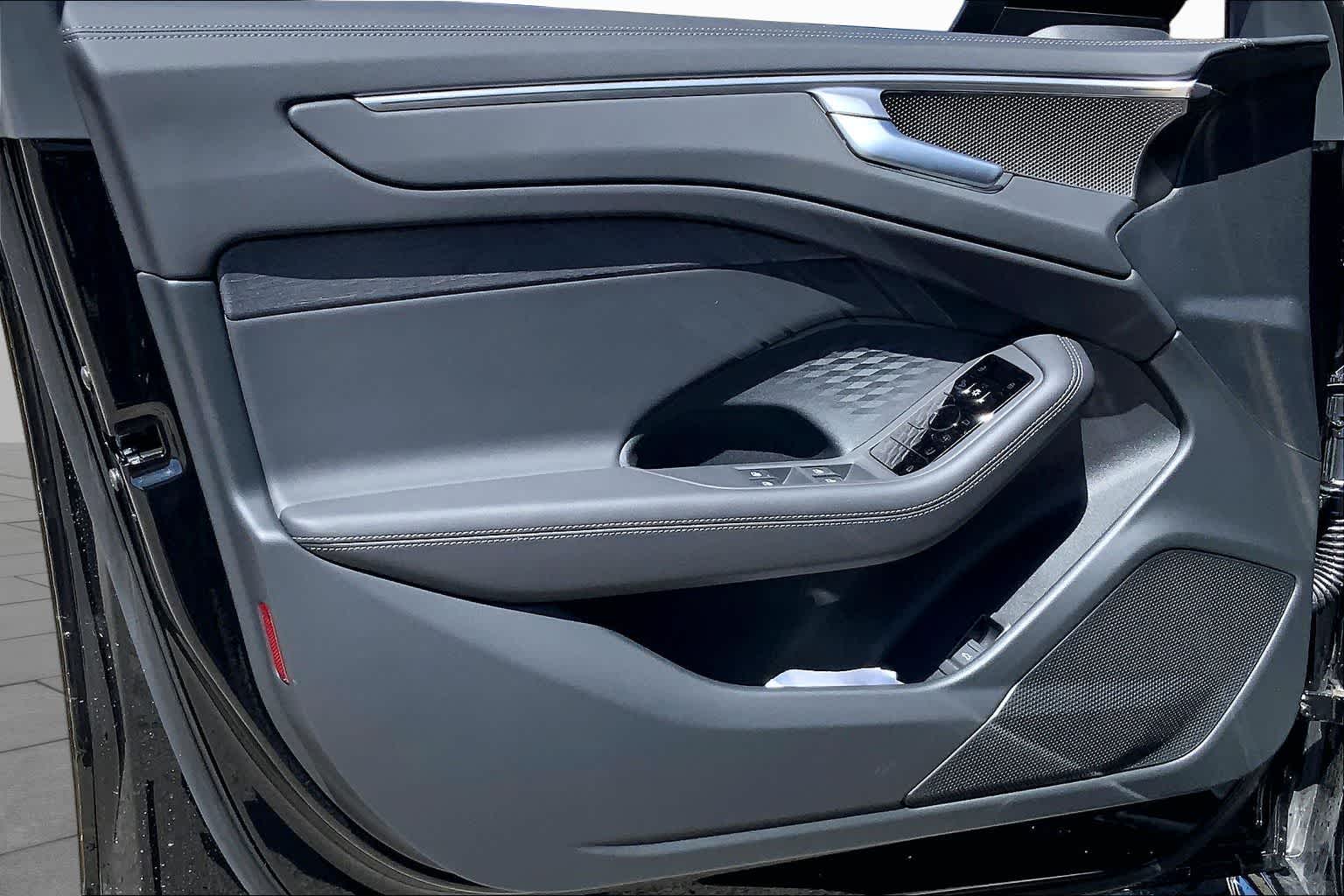 New 2026 Mythos Black me Audi Premium Plus image 10