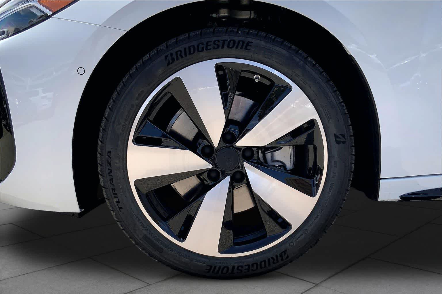 New 2026 Glacier White m Audi Premium Plus image 10