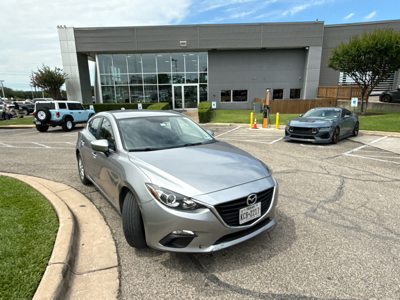 View vehicle photo 2