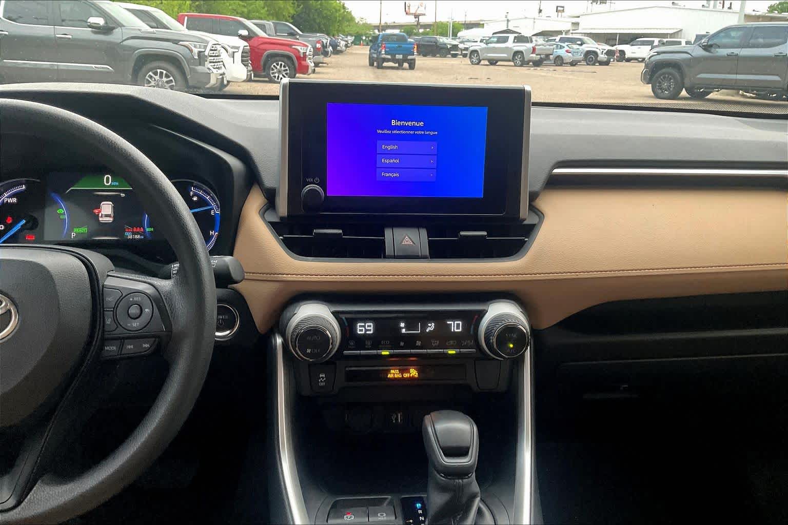 View vehicle photo 7