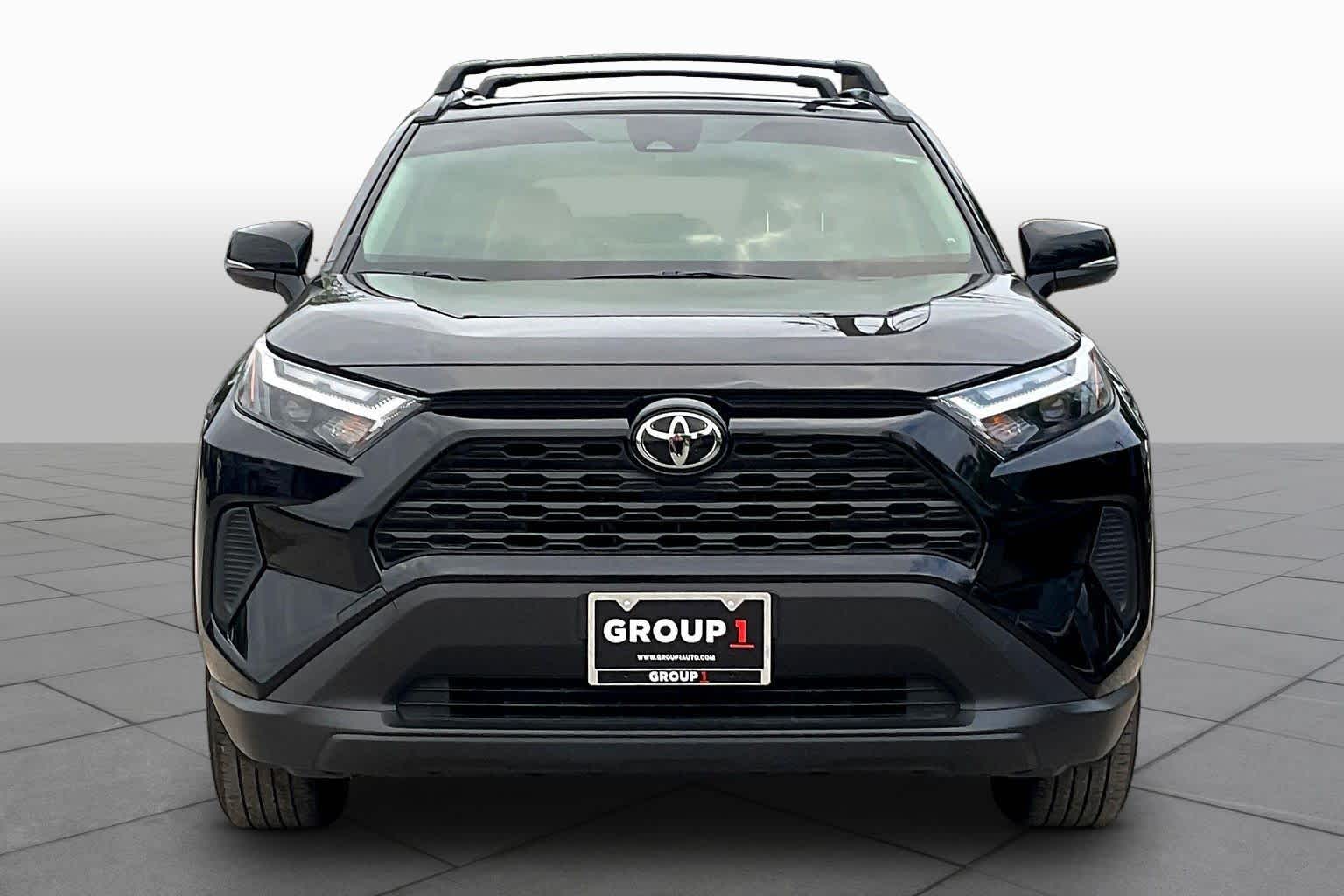 View vehicle photo 4