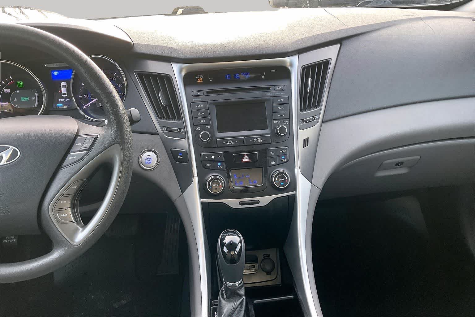 View vehicle photo 7