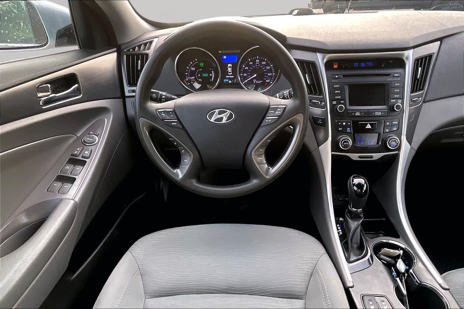 View vehicle photo 6