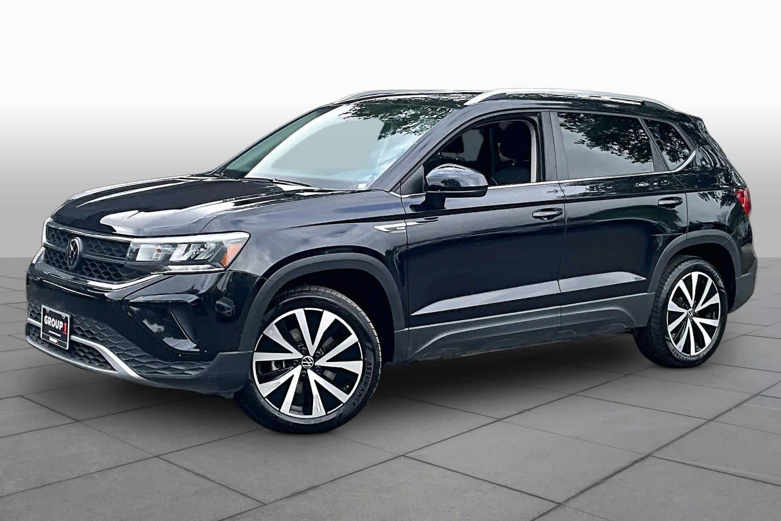 Deep Black Pearl 2023 Volkswagen Taos SE FWD SUV / Crossover Front-Wheel Drive 8-Speed Automatic