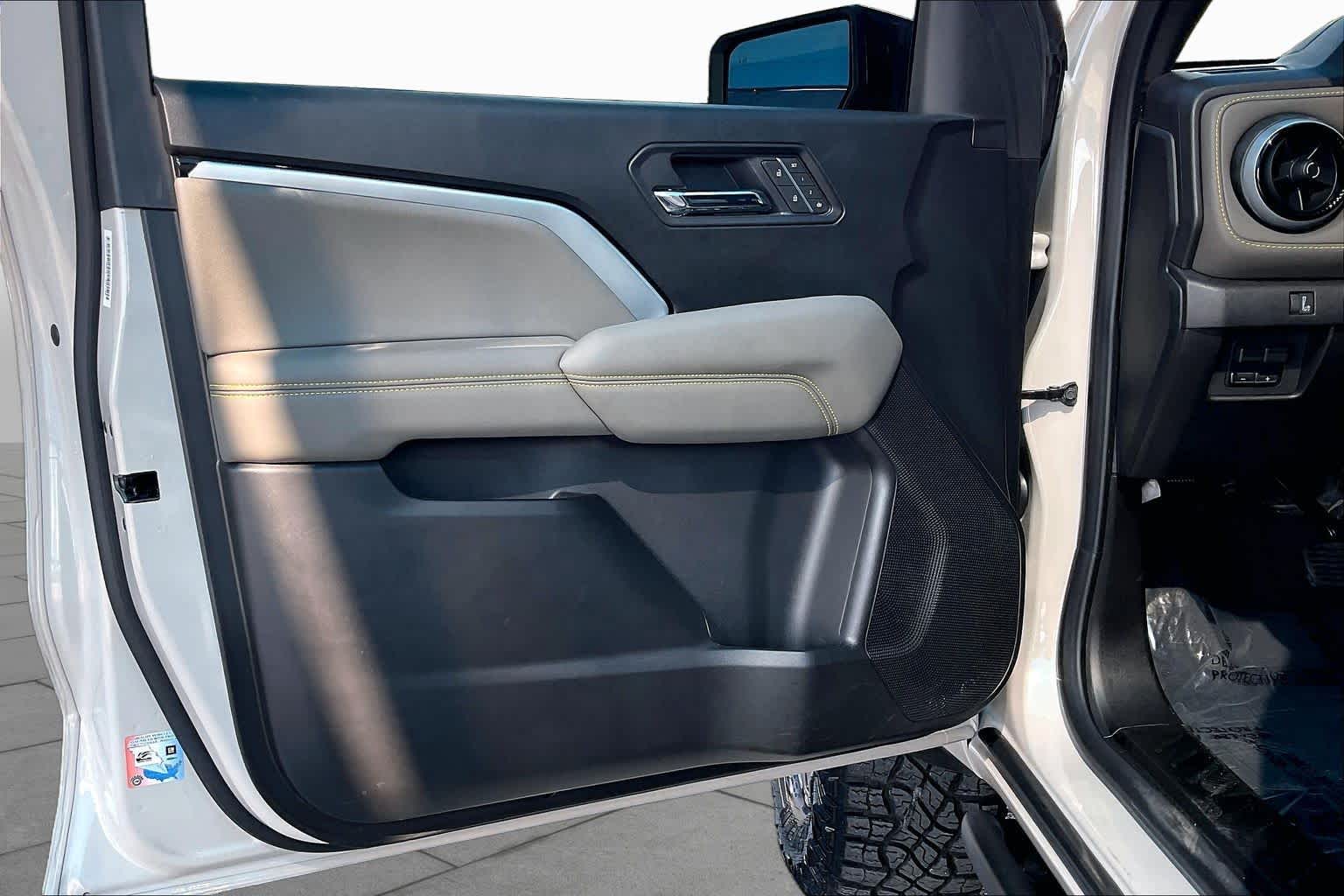 Used 2026 White Sands Chevrolet ZR2 image 21