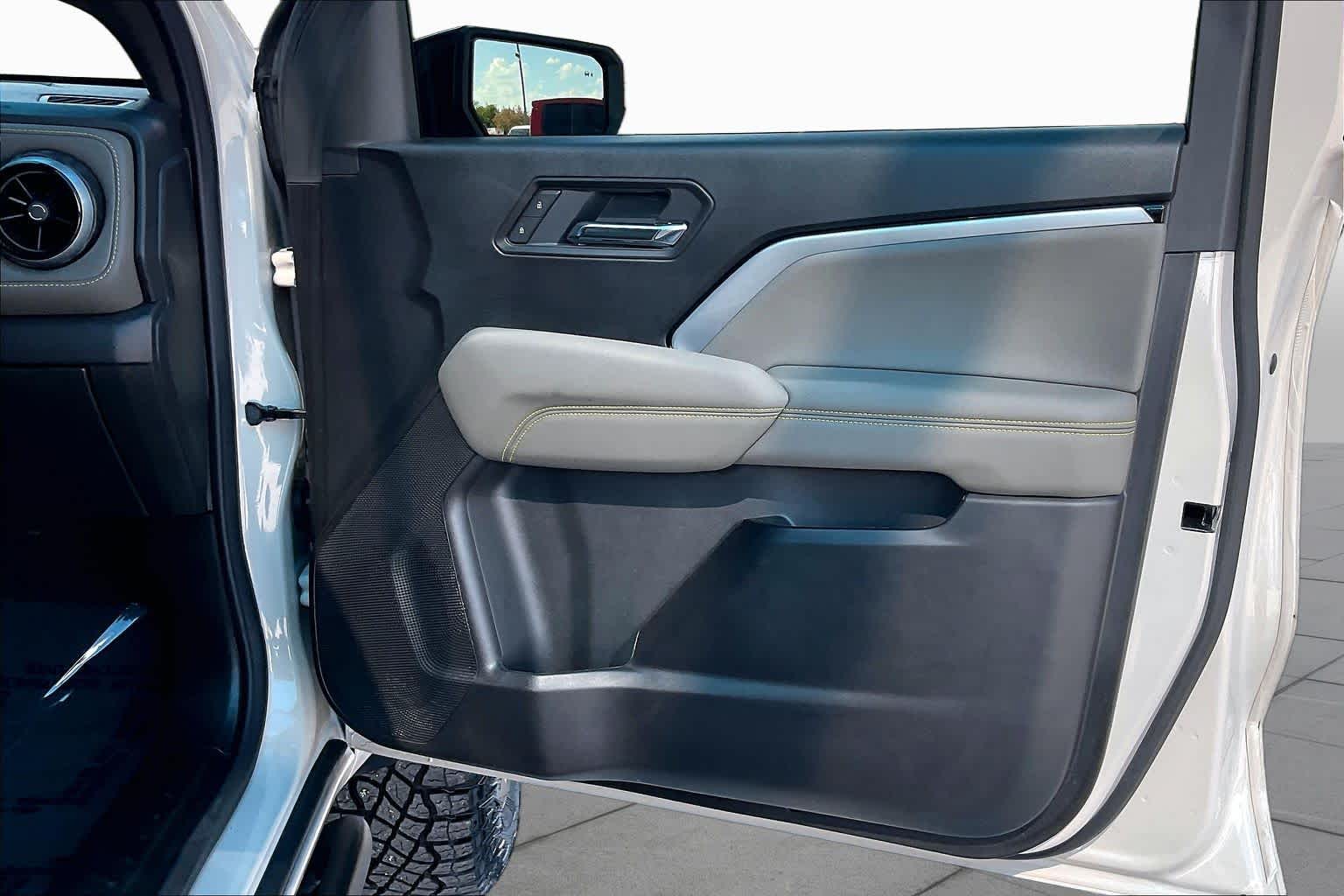 Used 2026 White Sands Chevrolet ZR2 image 22