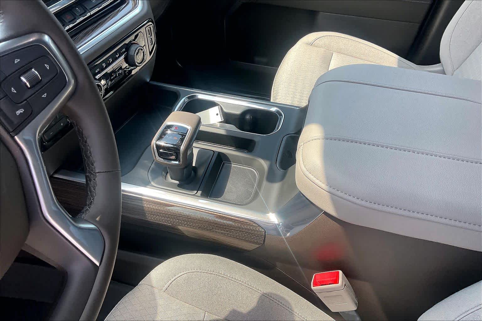New 2026 Summit White Chevrolet LT image 7