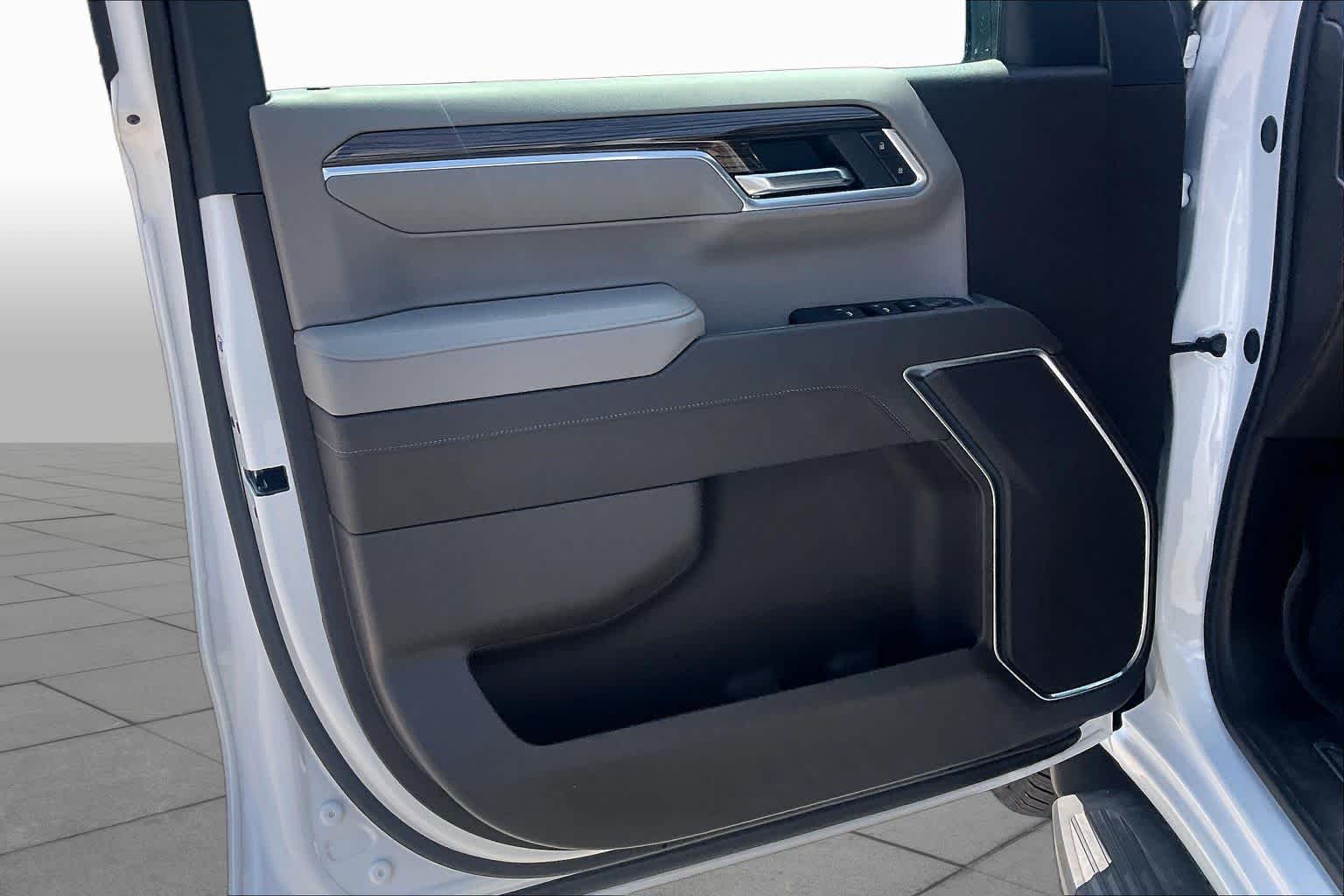 New 2026 Summit White Chevrolet LT image 10
