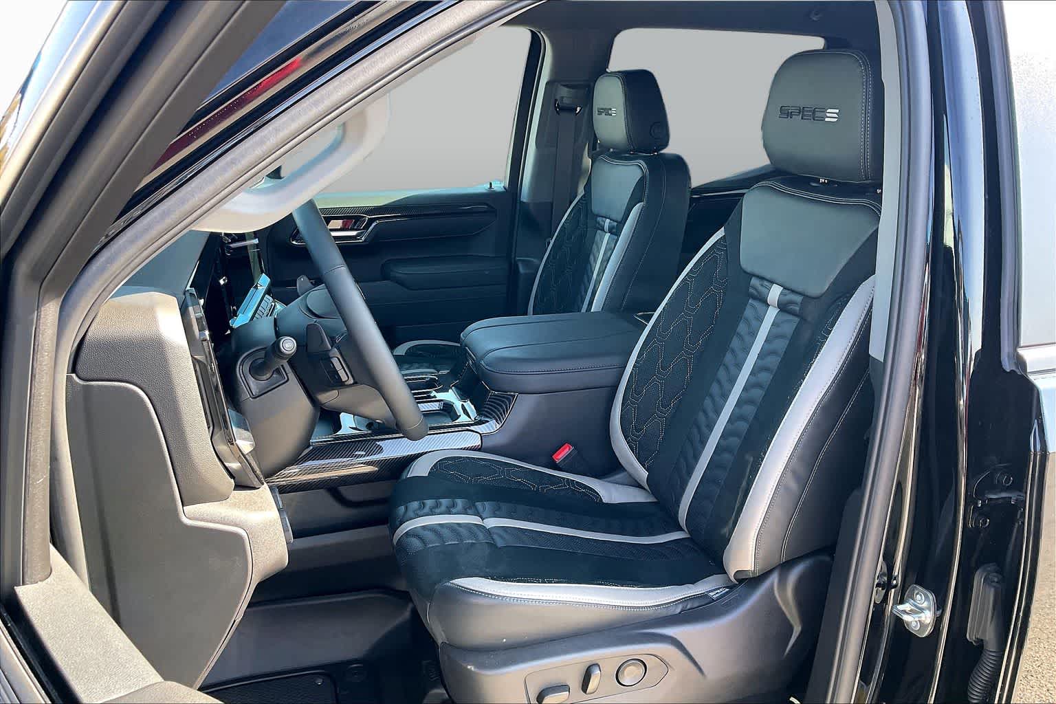 2025 Chevrolet Silverado 1500 RST - Photo 9