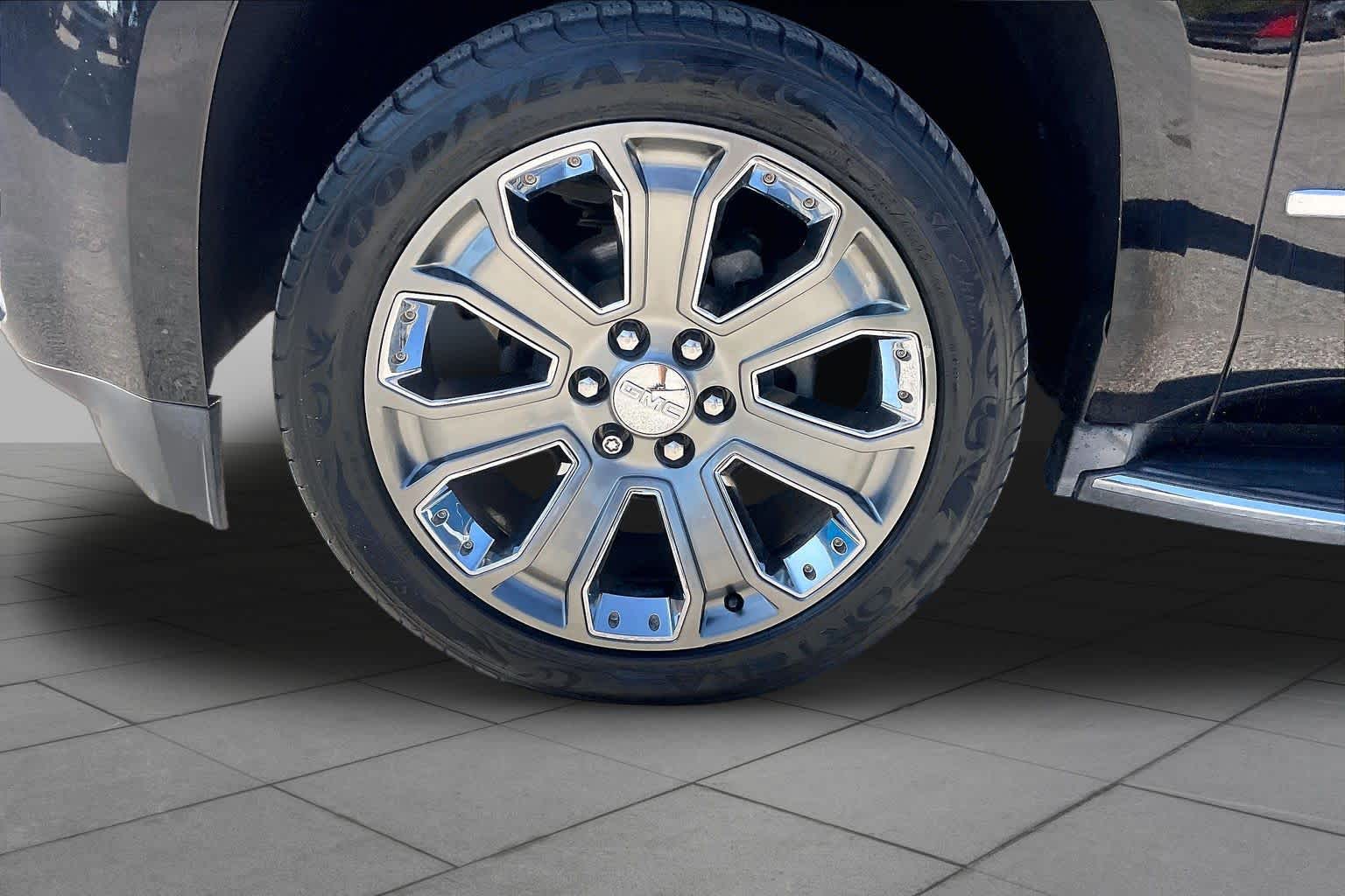 Used 2016 ONYX BLACK GMC Denali image 10