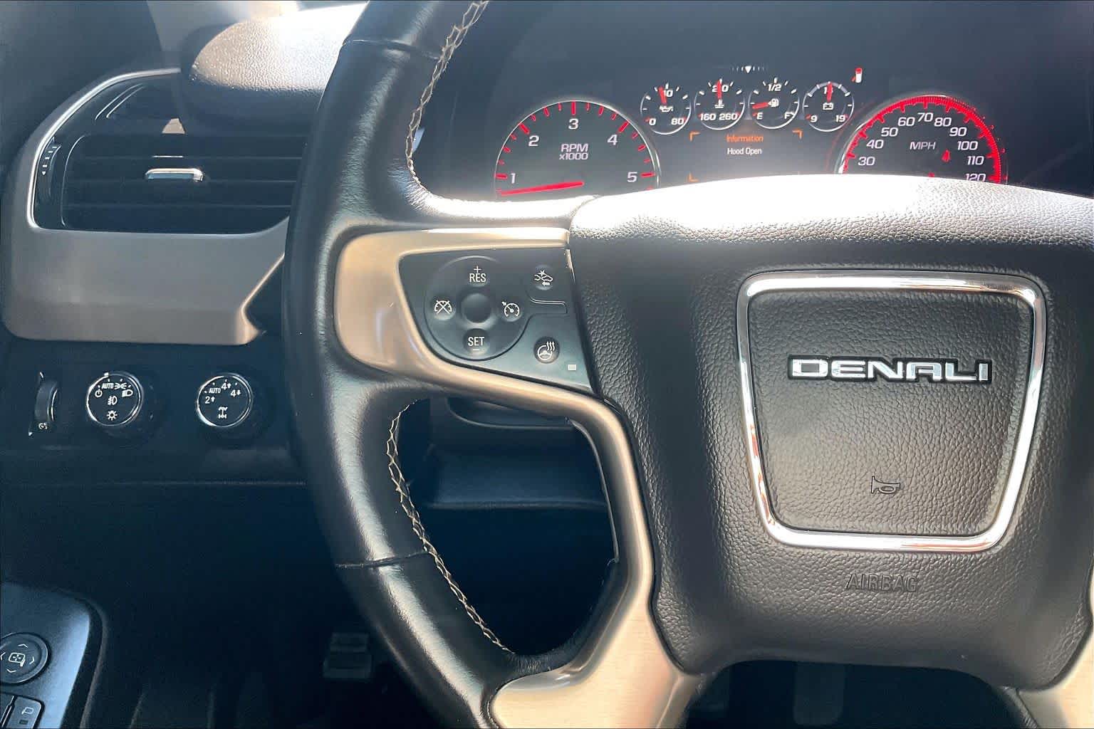 Used 2016 ONYX BLACK GMC Denali image 23