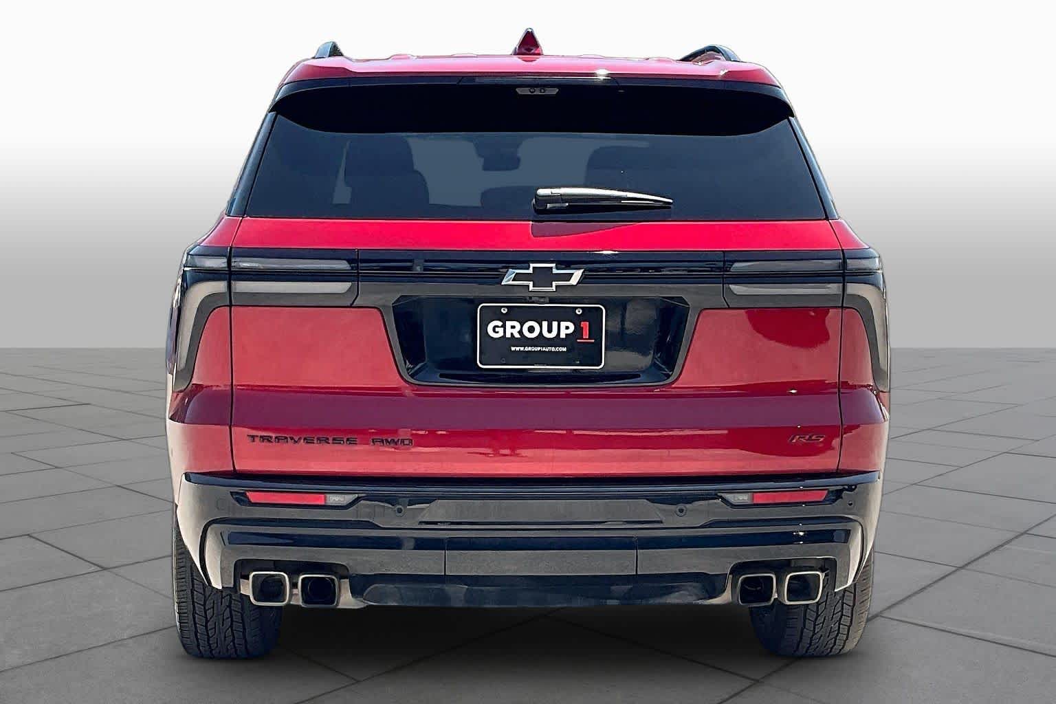 Pre-Owned 2024 Chevrolet Traverse RS