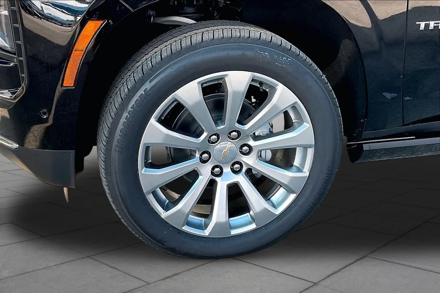 New 2027 Black Chevrolet Premier image 10