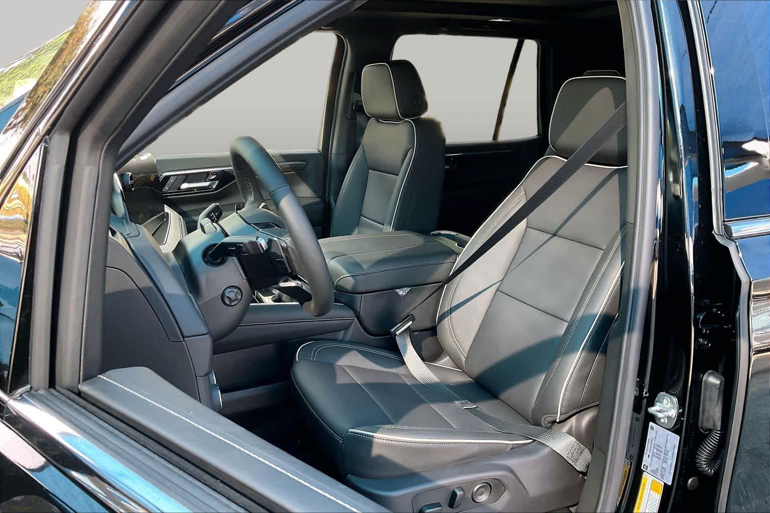 New 2027 Black Chevrolet Premier image 8