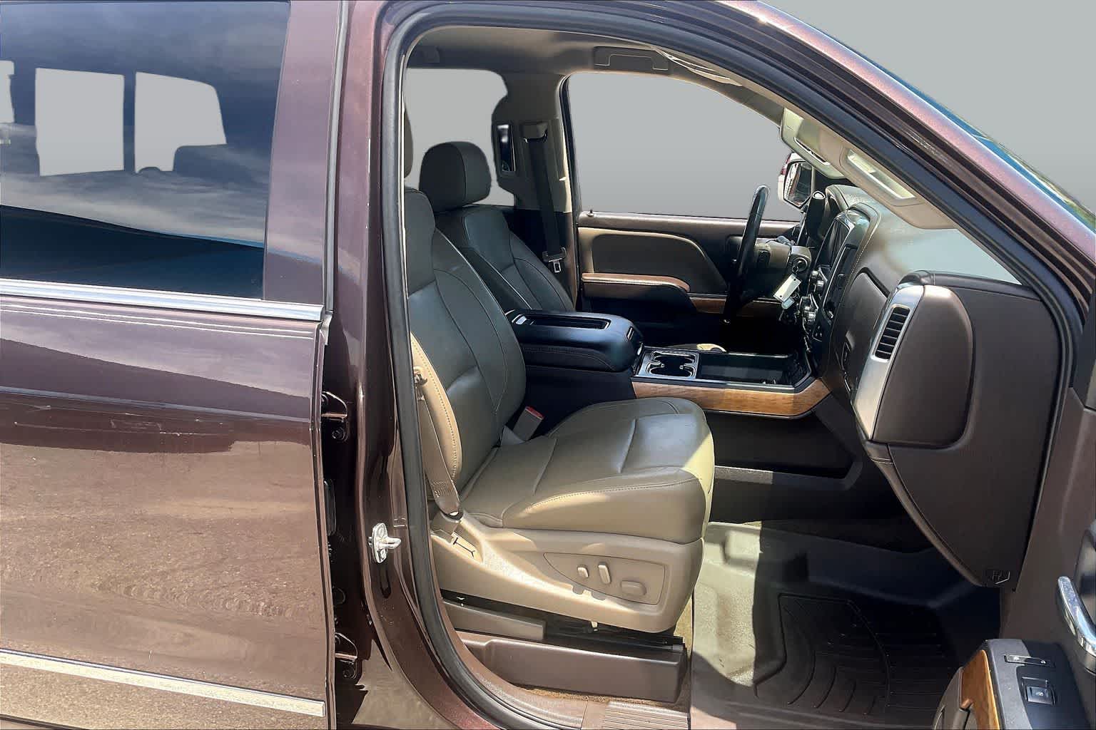 Used 2016 AUTUMN BRONZE METALLIC Chevrolet LTZ image 7