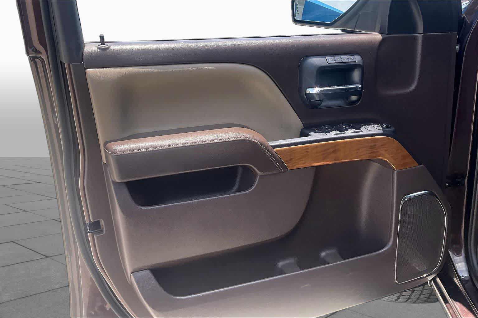 Used 2016 AUTUMN BRONZE METALLIC Chevrolet LTZ image 20