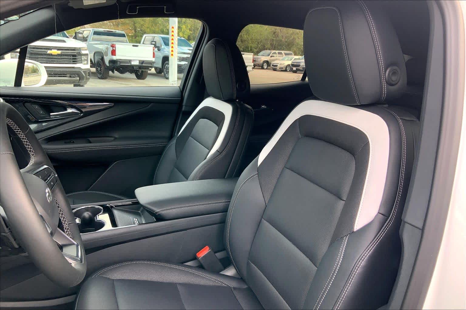New 2026 Summit White Chevrolet LT image 9
