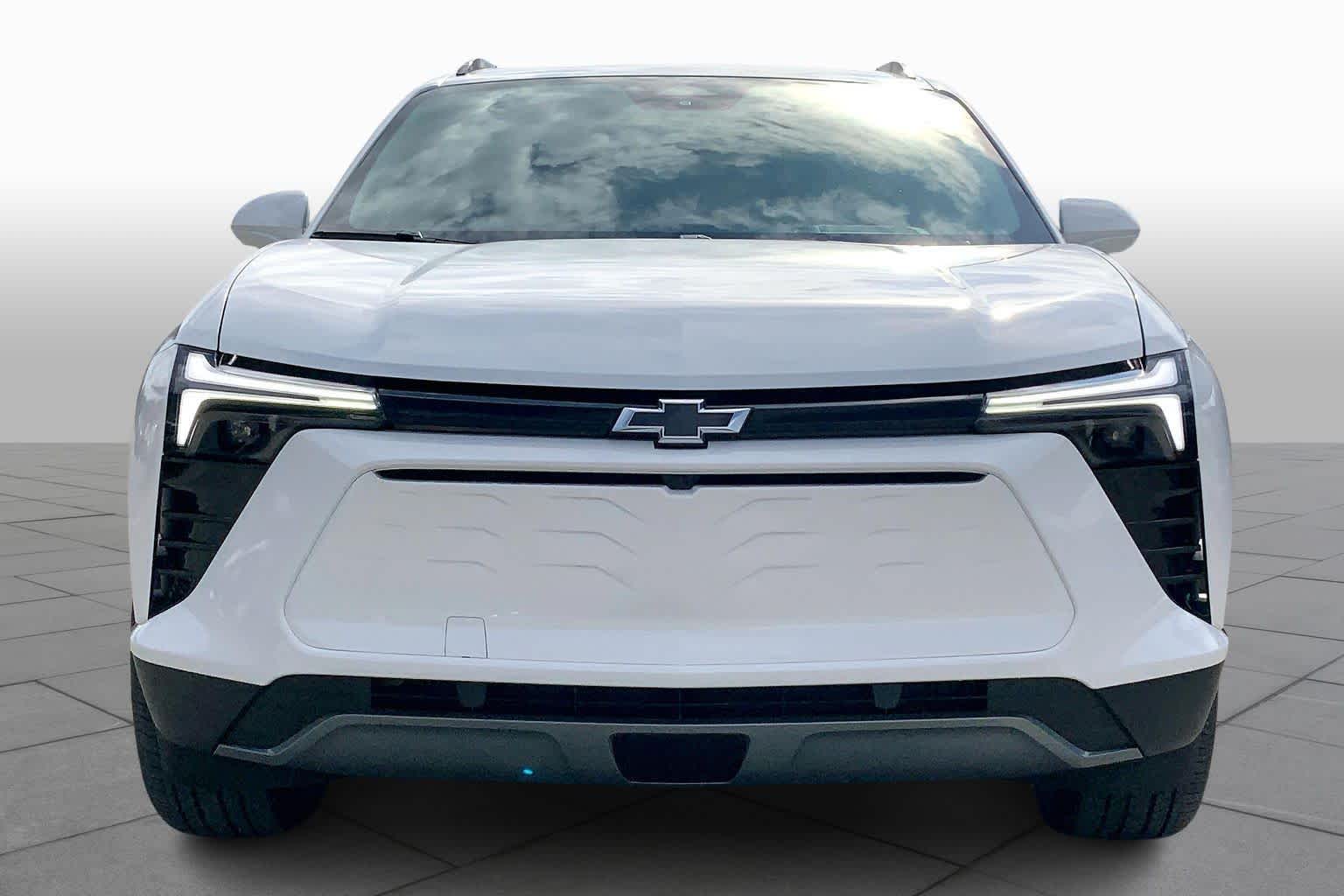 New 2026 Summit White Chevrolet LT image 3