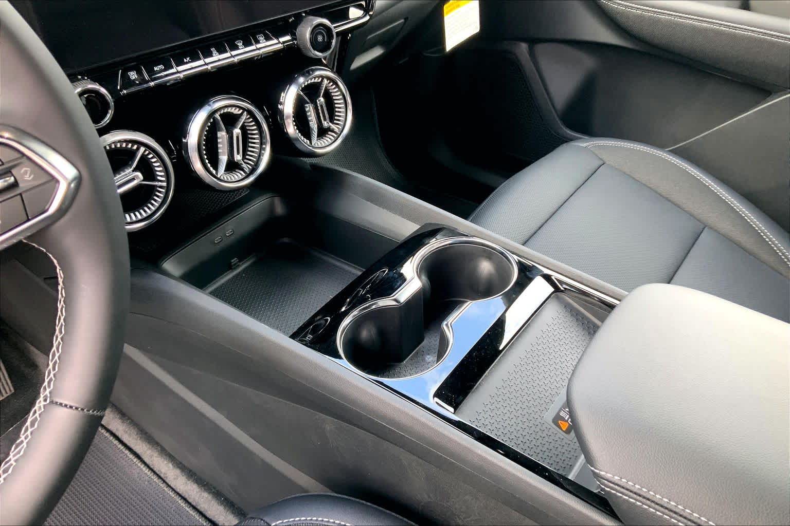 New 2026 Summit White Chevrolet LT image 7