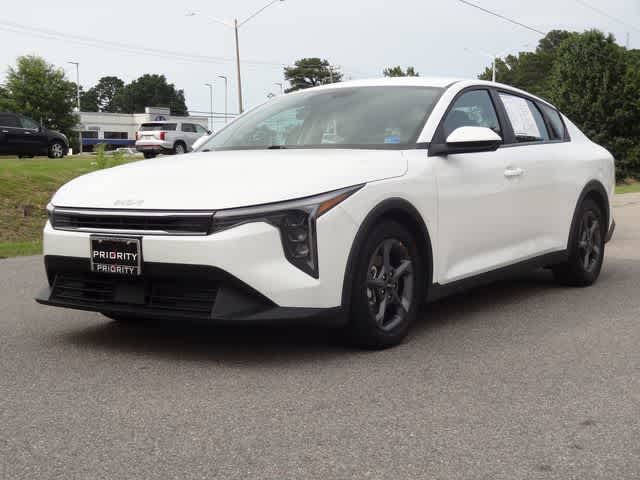 Snow White Pearl 2025 Kia K4 LXS FWD Sedan Front-Wheel Drive Continuously Variable Transmission