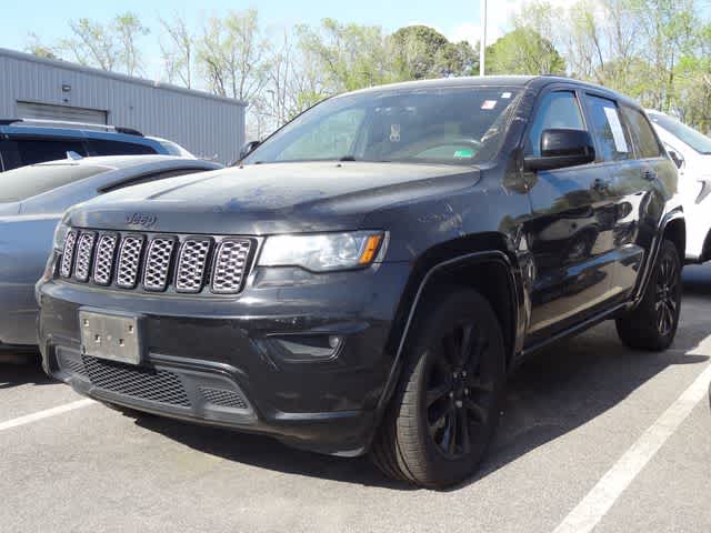 Diamond Black Crystal Pearlcoat 2018 Jeep Grand Cherokee Altitude 4WD SUV / Crossover Four-Wheel Drive 8-Speed Automatic