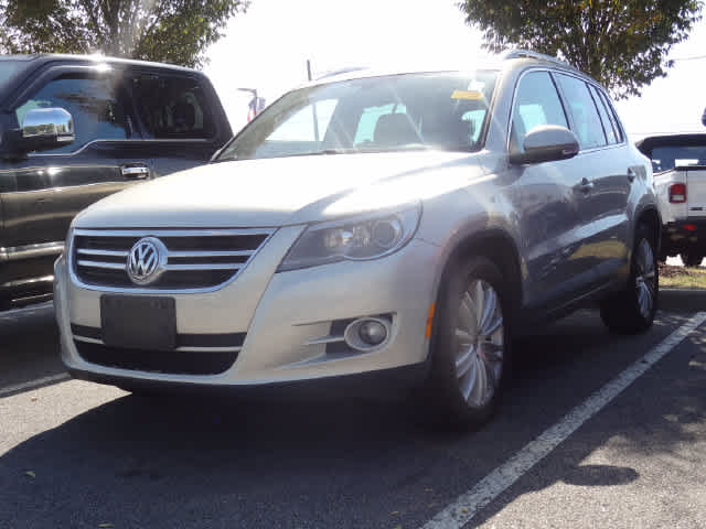 Silver 2011 Volkswagen Tiguan SUV / Crossover  6-Speed Automatic