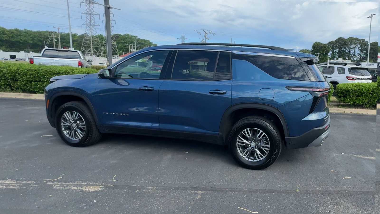 View vehicle photo 6