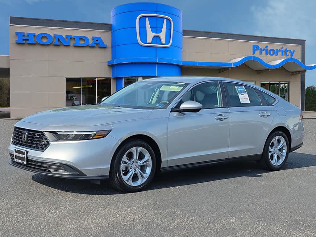 Solar Silver Metallic 2024 Honda Accord LX FWD Sedan Front-Wheel Drive Automatic