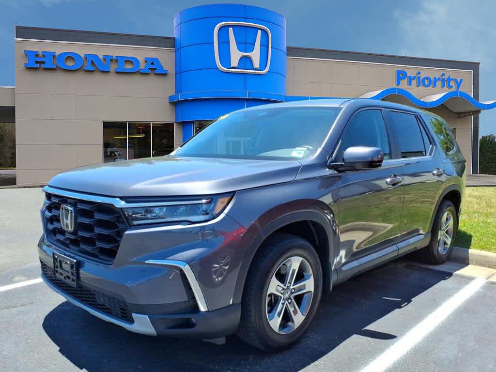 Gray (Modern Steel Metallic) 2023 Honda Pilot EX-L AWD with Captains Chairs SUV / Crossover All-Wheel Drive Automatic