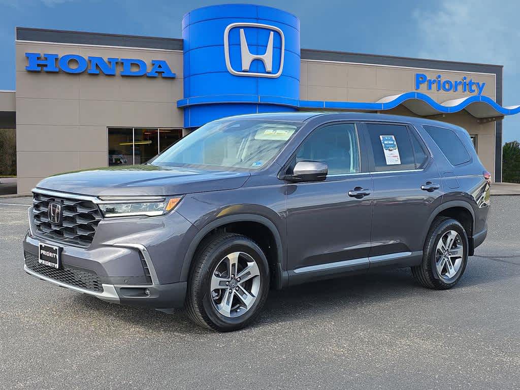 Gray (Modern Steel Metallic) 2023 Honda Pilot EX-L AWD with Captains Chairs SUV / Crossover All-Wheel Drive Automatic