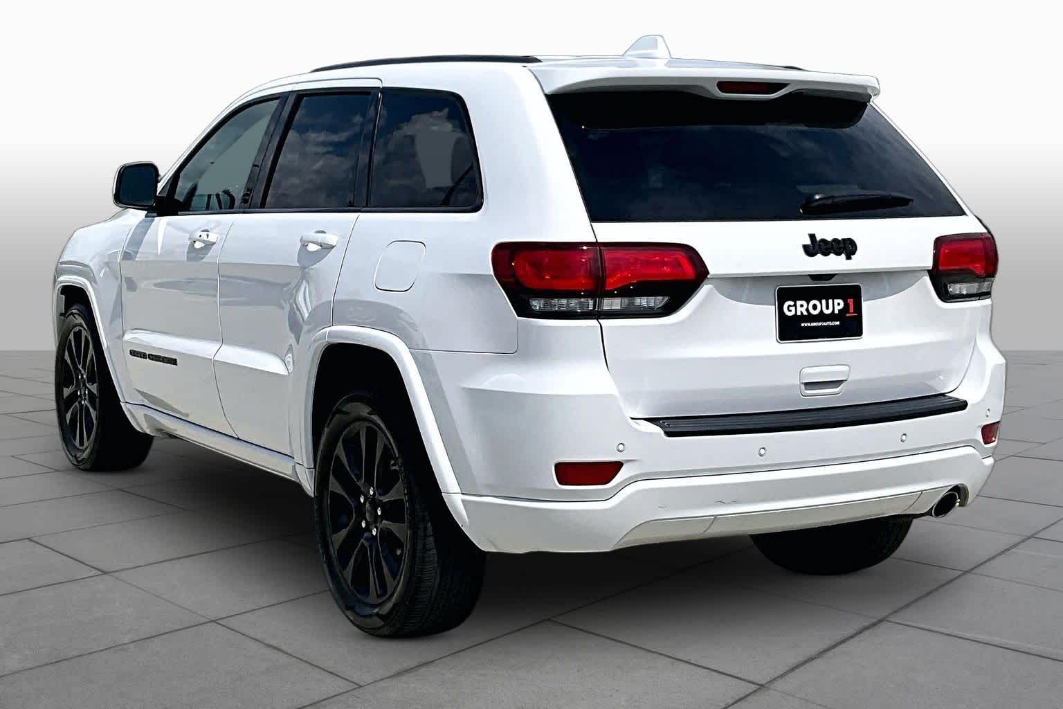 2019 Jeep Grand Cherokee Altitude Bright White Clearcoat at Auto Boutique Texas