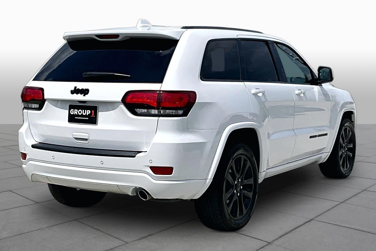 2019 Jeep Grand Cherokee Altitude Bright White Clearcoat at Auto Boutique Texas
