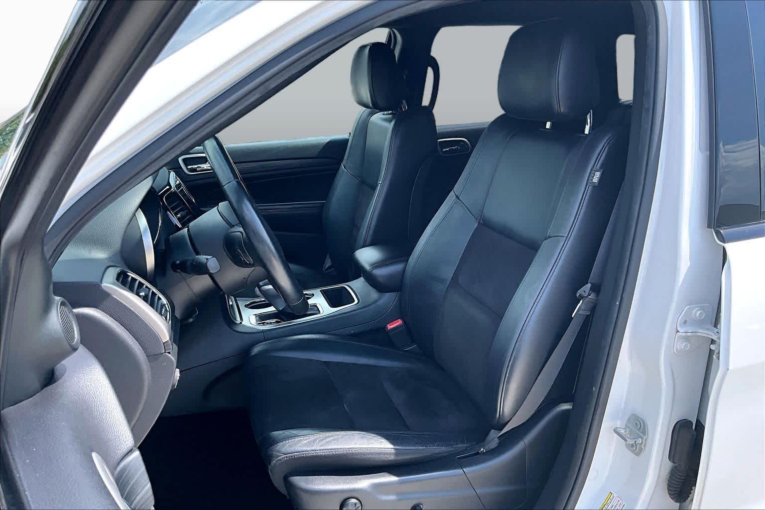 2019 Jeep Grand Cherokee Altitude Bright White Clearcoat at Auto Boutique Texas