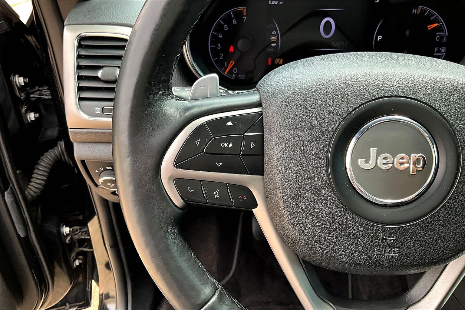 2017 Jeep Grand Cherokee photo 20 of 30
