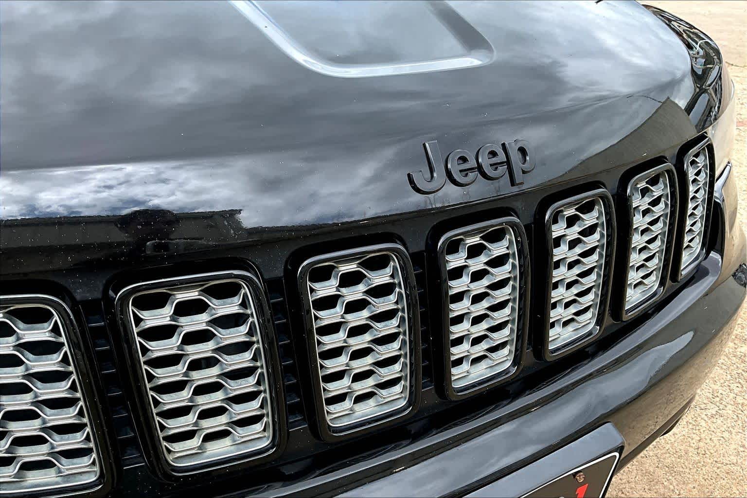 2017 Jeep Grand Cherokee photo 26 of 30