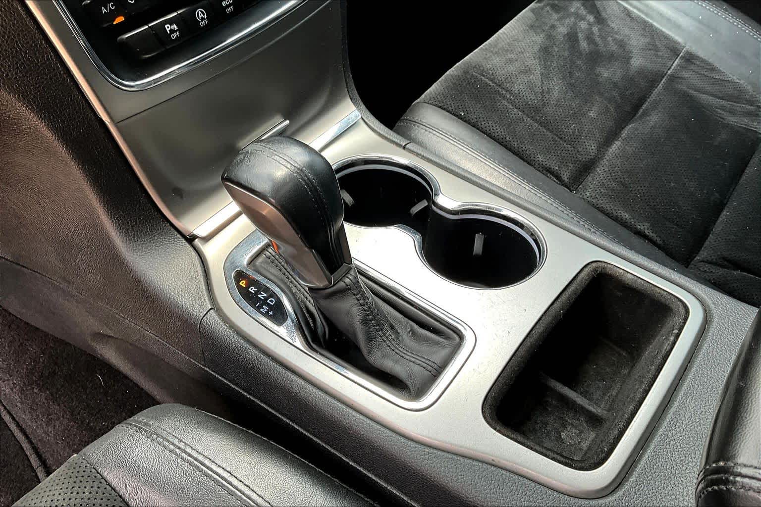 2017 Jeep Grand Cherokee photo 13 of 30