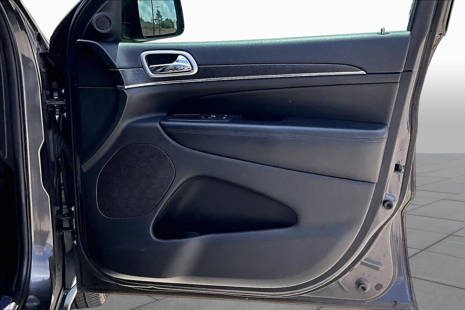 2018 Jeep Grand Cherokee Limited Granite Crystal Metallic Clearcoat at Honda of Clear Lake